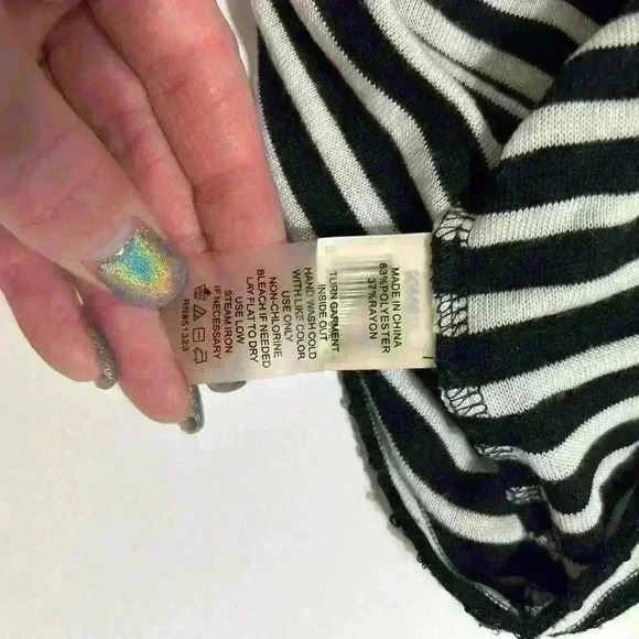 Two by Vince Camuto Black & White Sequined Striped Top - Picture 7 of 7